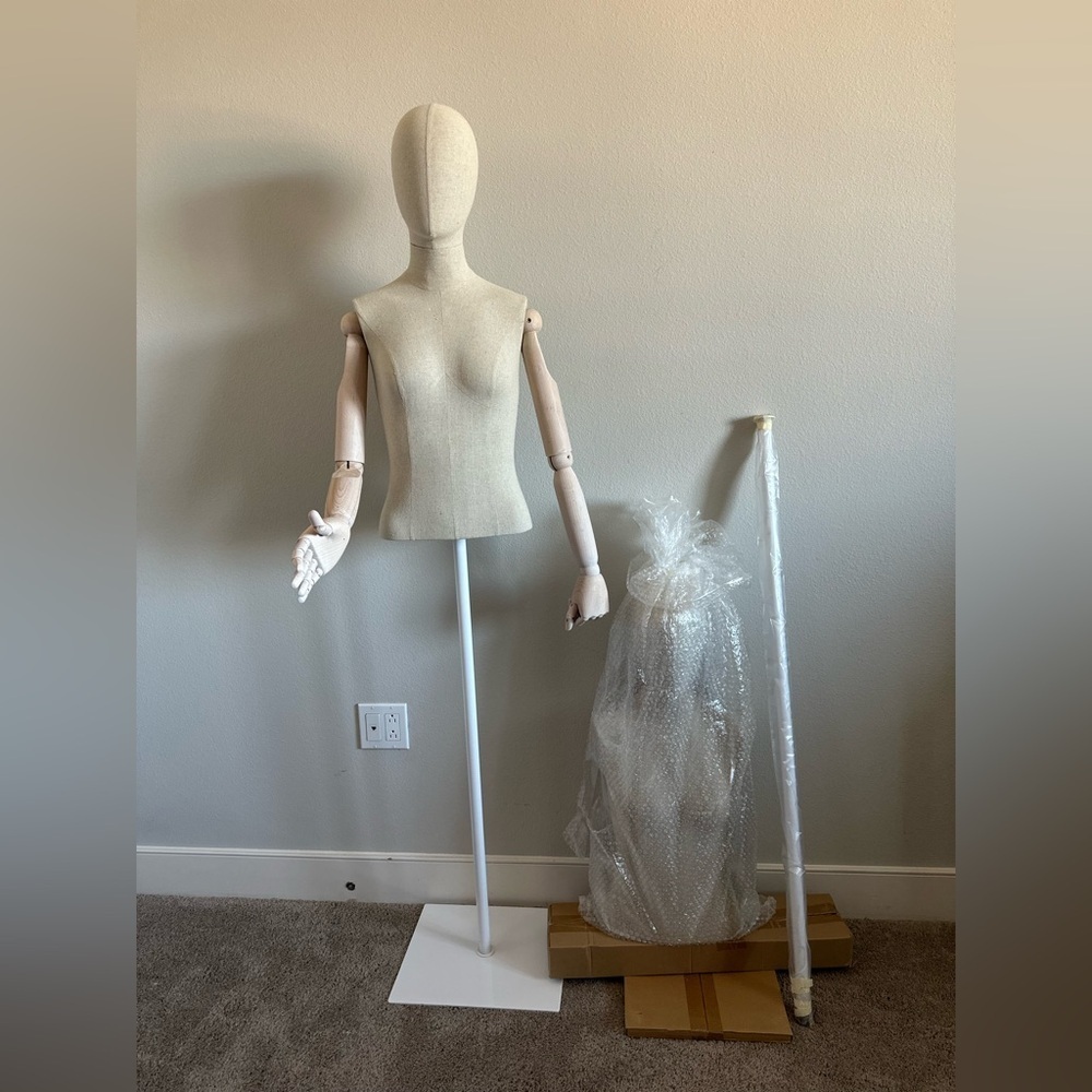 Torso woman’s mannequin new